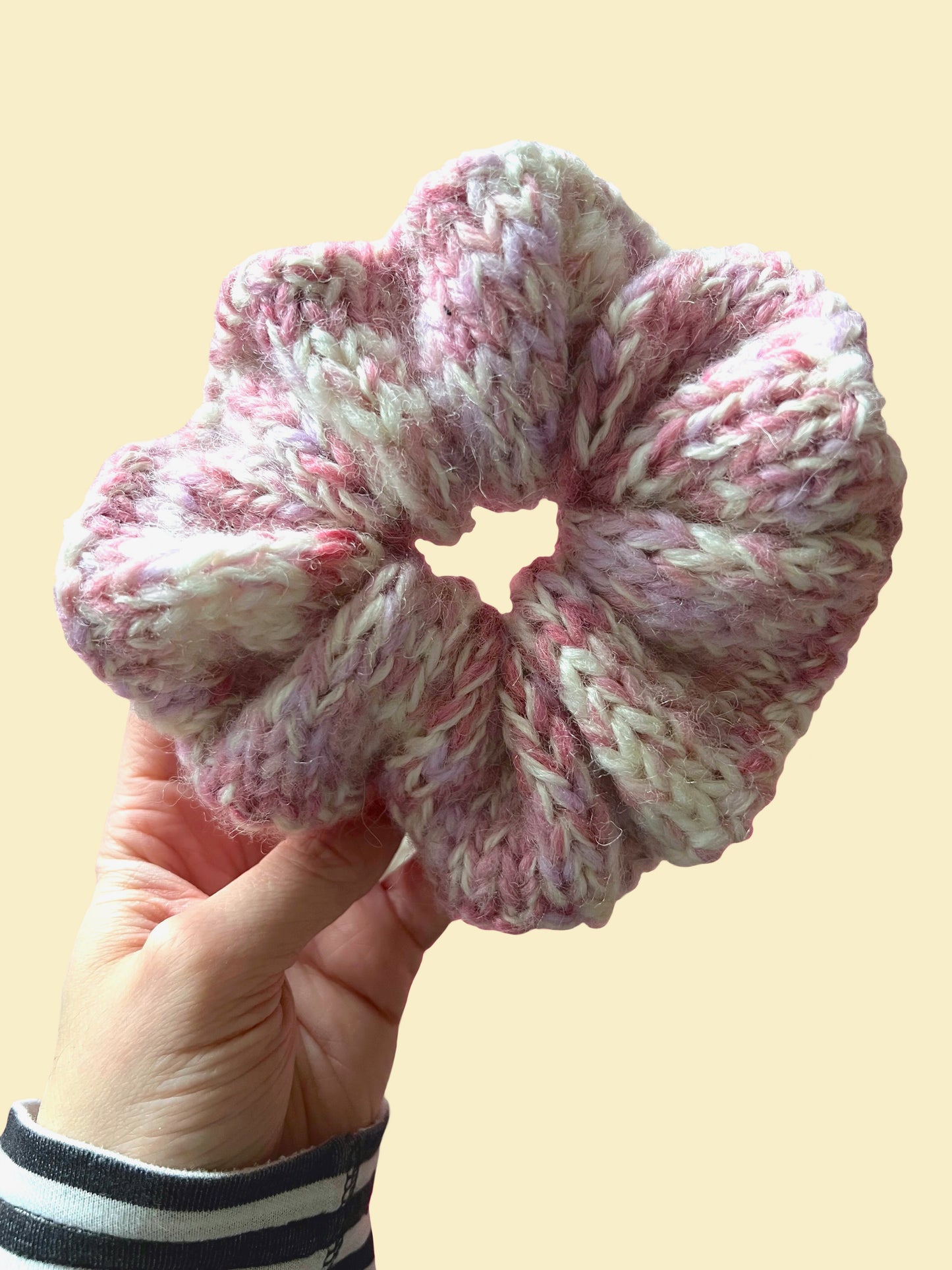 AUGUST SCRUNCHIE