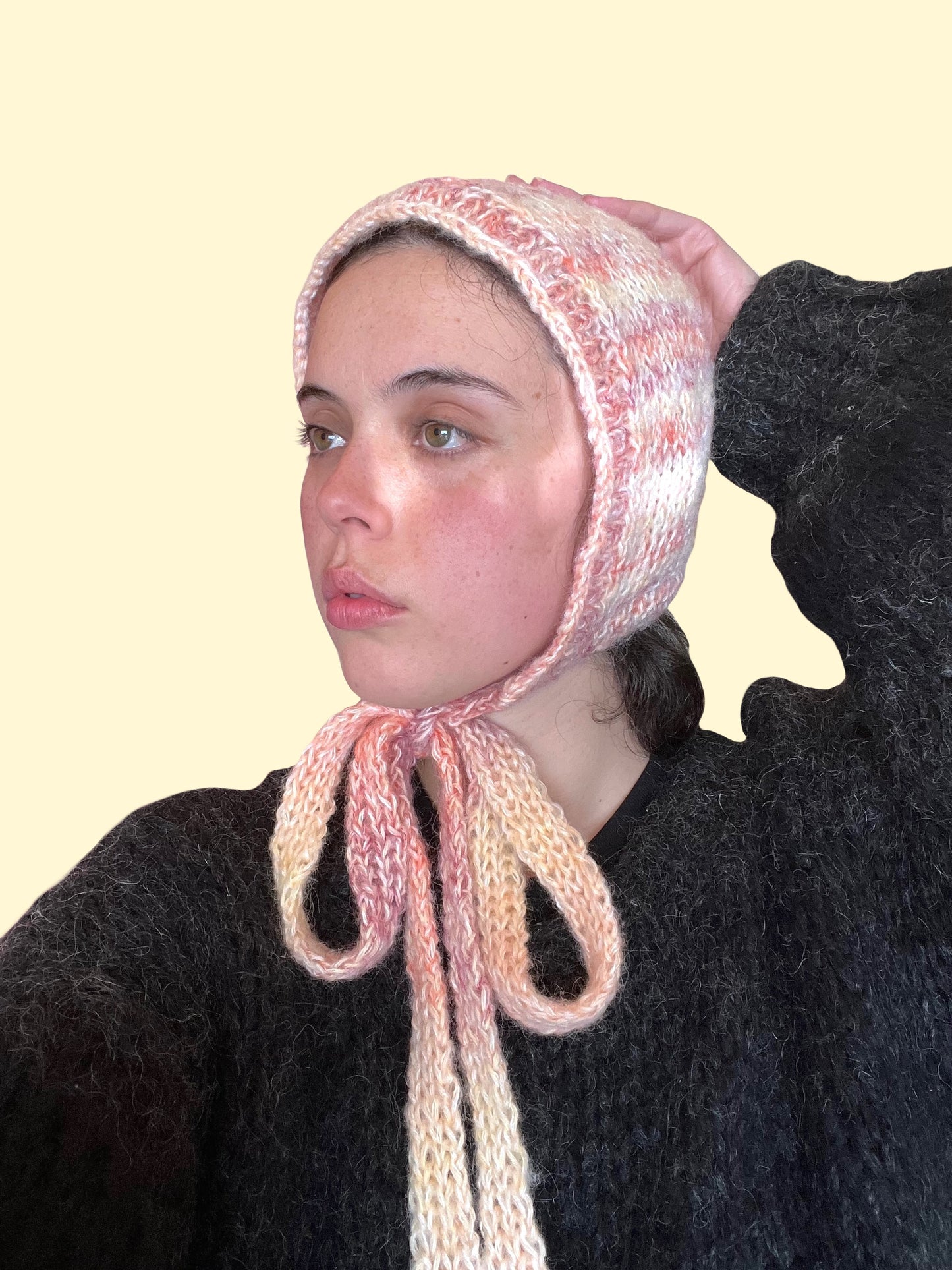 CARNELIAN BONNET