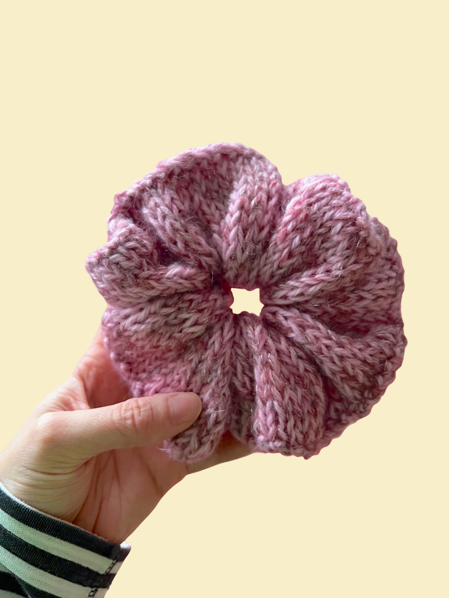 WEEKEND SCRUNCHIE