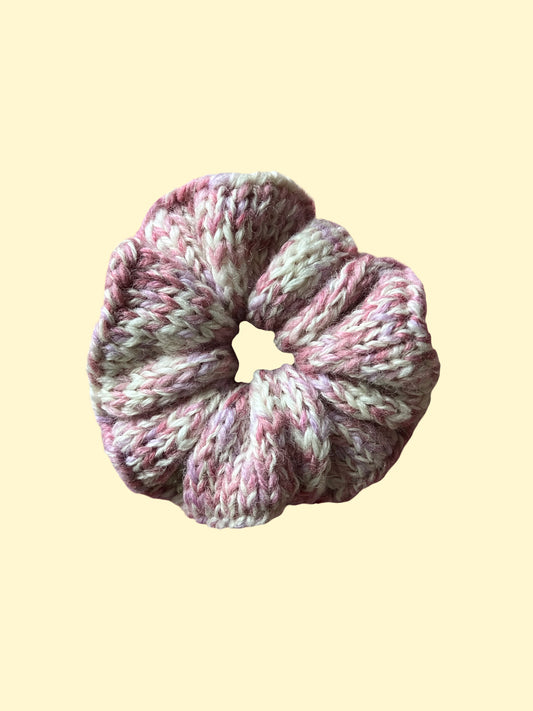 AUGUST SCRUNCHIE