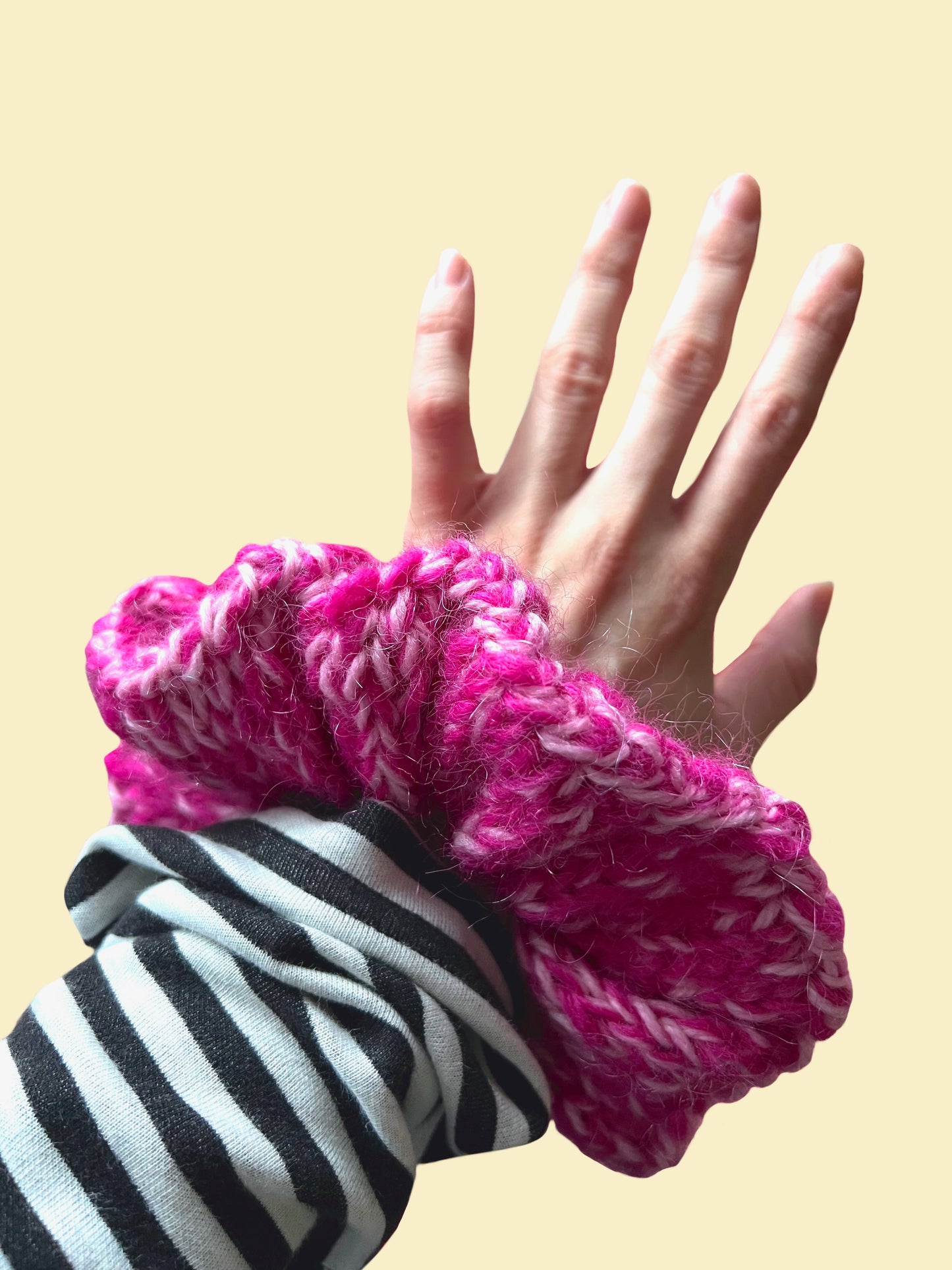ELIZA SCRUNCHIE