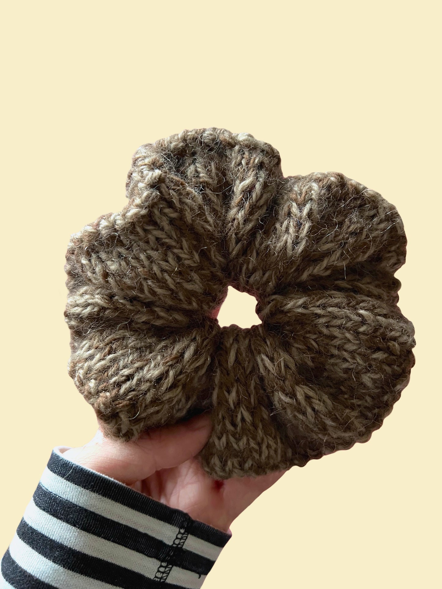 COCOA SCRUNCHIE